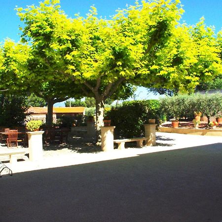 Le Mas De L'Amandier Saint-Saturnin-lès-Avignon Exteriér fotografie